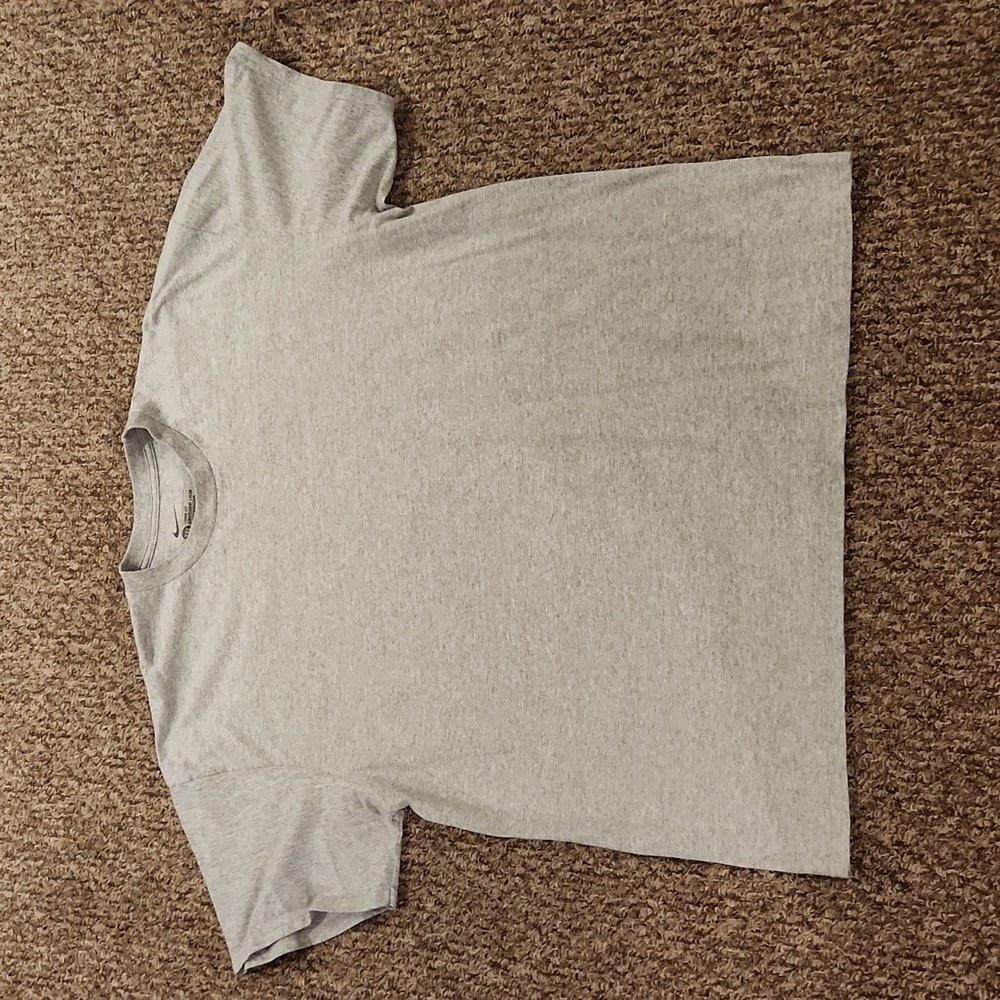 Nike T-shirt Size 2XL Color Gray